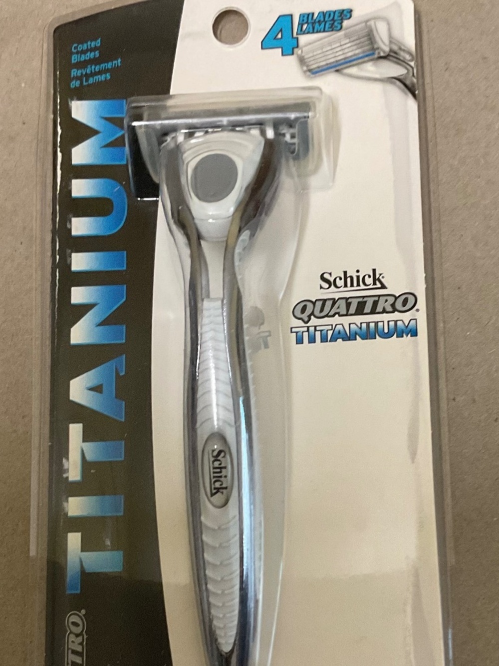 Schick Quattro Titanium Razor - Picture 1 of 5